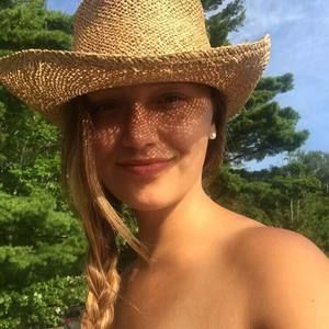 Meet your Posher, Riley